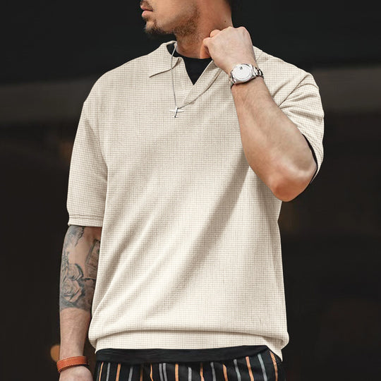 Herren Kurzarm Polohemd mit strukturiertem Design und modernem V-Ausschnitt EB