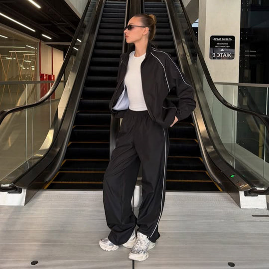 Damen Zweiteiliges Loungewear-Set mit Stehkragen-Zipjacke und weiter Bundfaltenhose EB
