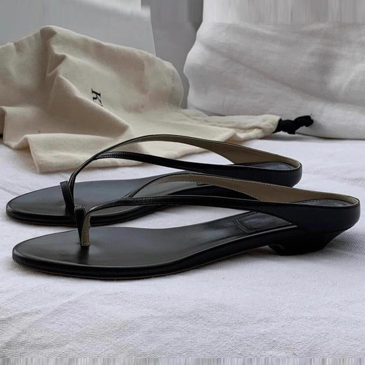 Damen elegante Zehentrenner mit minimalistischer Fußbettgestaltung EB