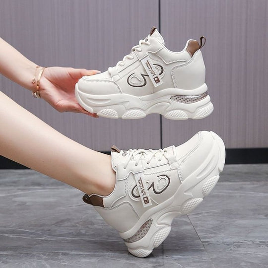 Damen Sportliche Chunky Sneakers mit atmungsaktiven Mesh-Einsätzen und robustem Design EB