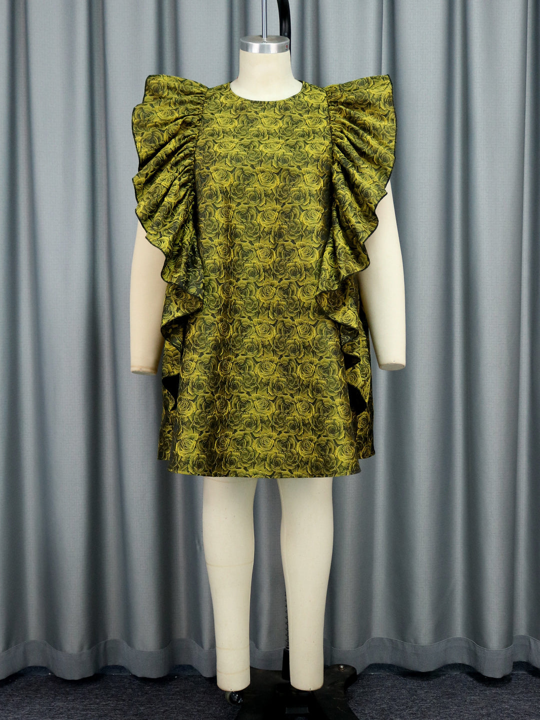 Damen Kleid mit voluminösen Rüschen und floralem Muster EB
