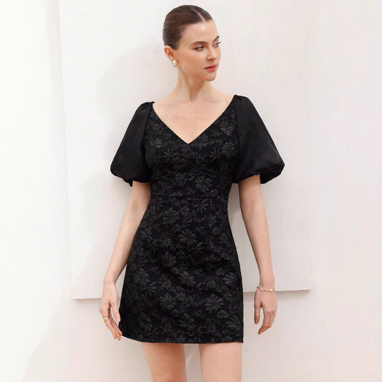 Damen Minikleid mit Puffärmeln und floralem 3D-Design EB
