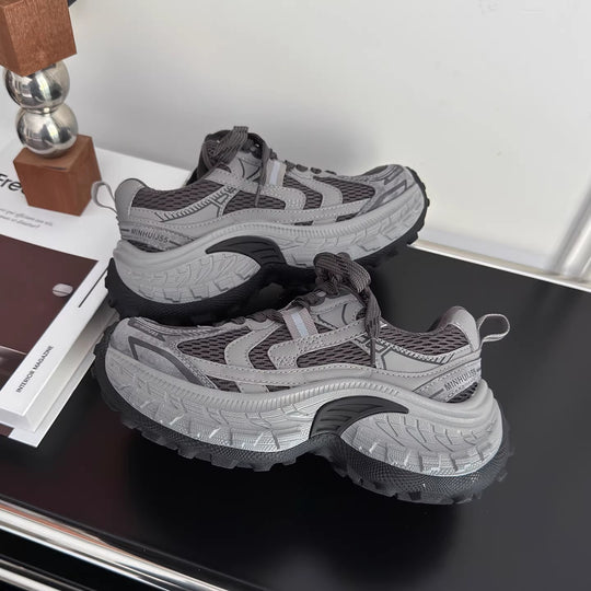 Damen Lauf-Sneaker mit dämpfender Mega-Sohle und atmungsaktiven Netz-Elementen EB