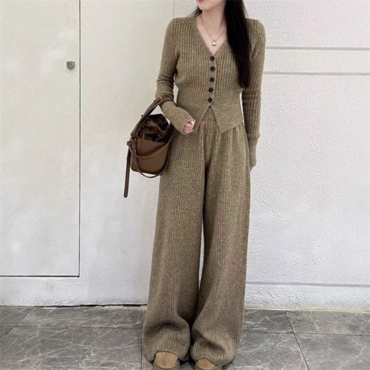 Damen Elegantes gestricktes Jumpsuit mit Knopfdetails und weitem Bein EB