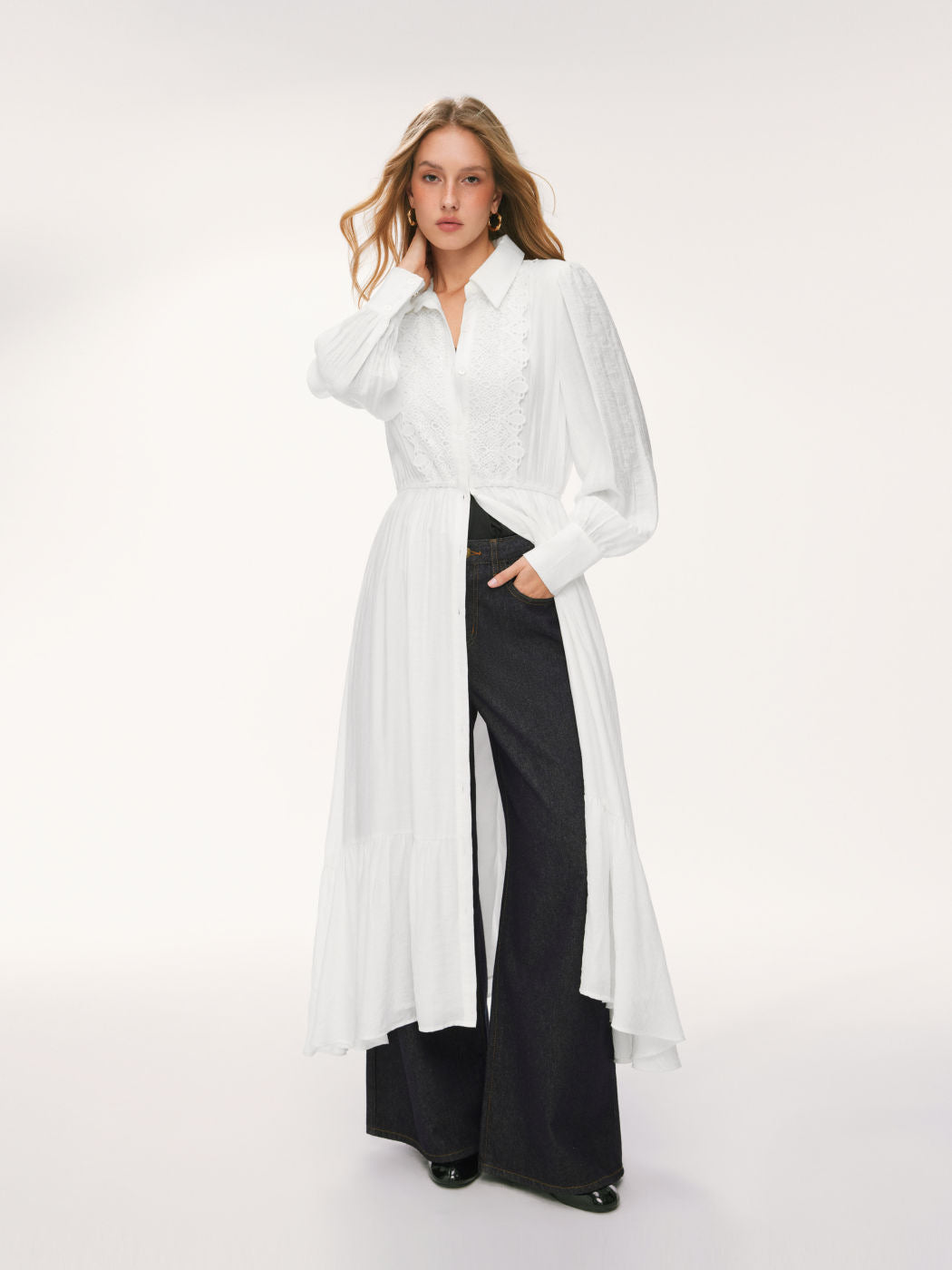 Damen Langes Hemdblusenkleid mit Spitzenbesatz, Taillierung und Stufenrock EB