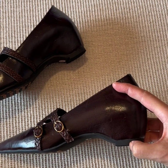 Damen elegante spitze Ballerina-Schuhe mit dekorativen Riemen und Schnallen EB