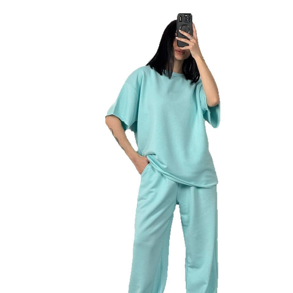 Damen weit geschnittenes Lounge Set mit weicher Sweatpants und boxy T Shirt EB