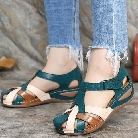 Damen Freizeitsandalen mit verstellbarem Riemendesign und luftige Cut-Outs EB