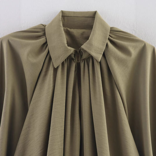 Damen Oversized Bluse mit raffinierten Drapierungen und eleganter Knopfdetail EB