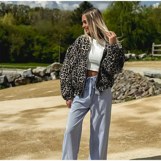 Damen Modische Steppjacke im modernen Leopardenmuster EB