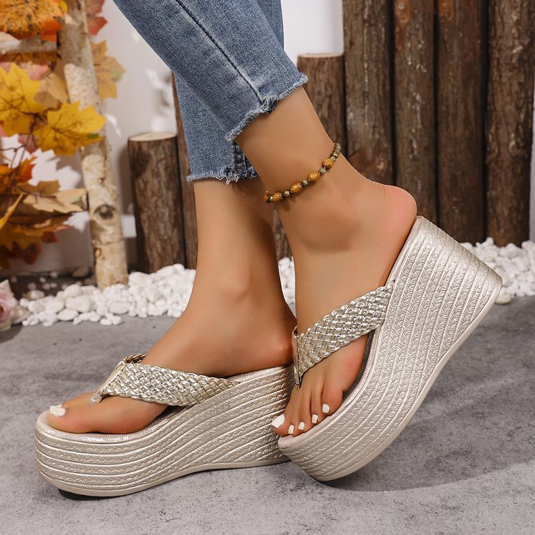 Damen Hochwertige Plateausandalen mit breiten Riemen EB