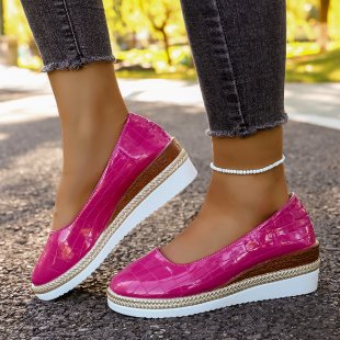 Damen Sneaker mit modernem glänzendem Obermaterial und komfortabler Sohle EB