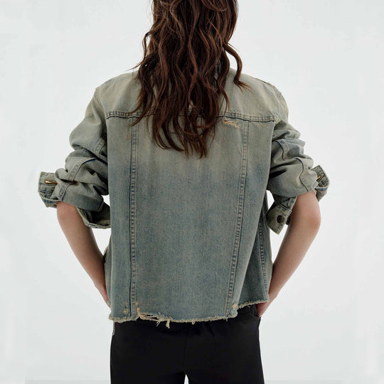 Damen nan oversized Destroyed-Denimjacke mit rohem Saum, aufgesetzten Brusttaschen und vintage Waschung EB