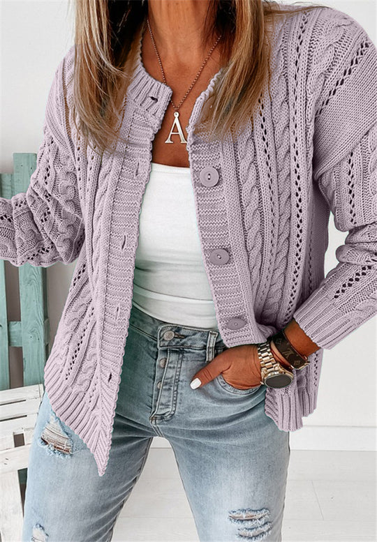 Damen modische Strickjacke mit Zopfdesign und großen Knöpfen EB