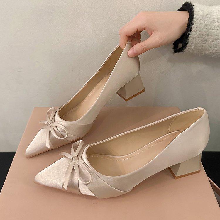 Damen elegante Spitzen High Heels mit dekorativem Schleifenakzent EB