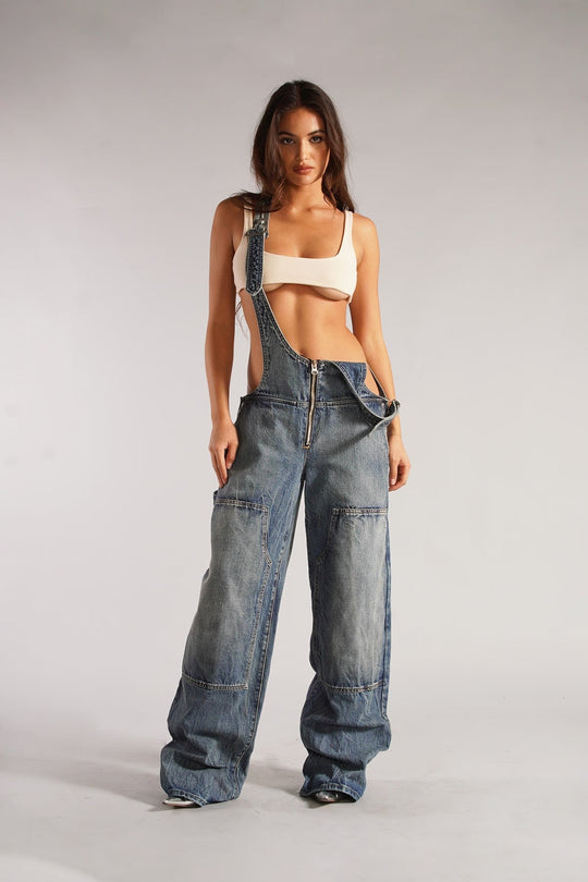Damen lässige Denim-Latzhose mit oversized Schnitt und praktischen Taschen EB