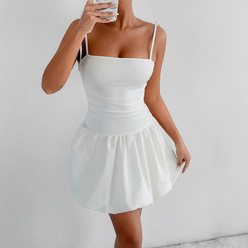 Damen verspieltes Minikleid mit verstellbaren Spaghetti-Trägern und raffiniertem Rüschensaum EB