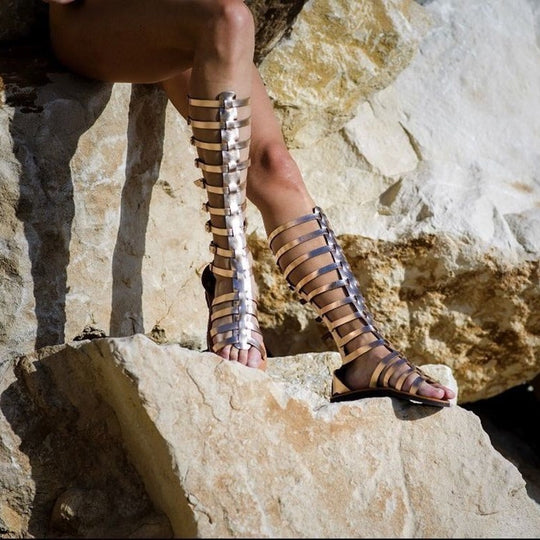 Damen kniehohe Gladiatorensandalen mit verstellbaren Riemen und flacher Lederlaufsohle EB