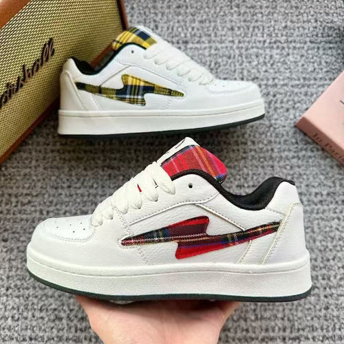Damen Sneakers mit auffälligem Karomuster und dämpfender Sohle EB