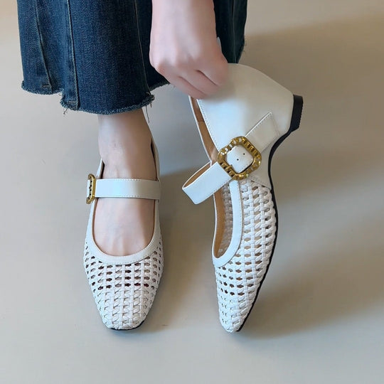 Damen Ballerinas mit stilvollem Riemchen und luftiger Schnüroptik EB