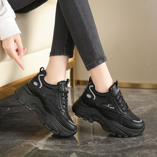 Damen Chunky Sneakers mit dämpfender Sohle und sportlichem Design EB
