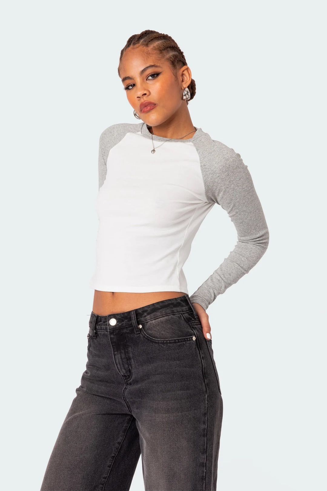 Damen Langarmshirt mit Kontrastärmeln und figurbetontem Schnitt EB