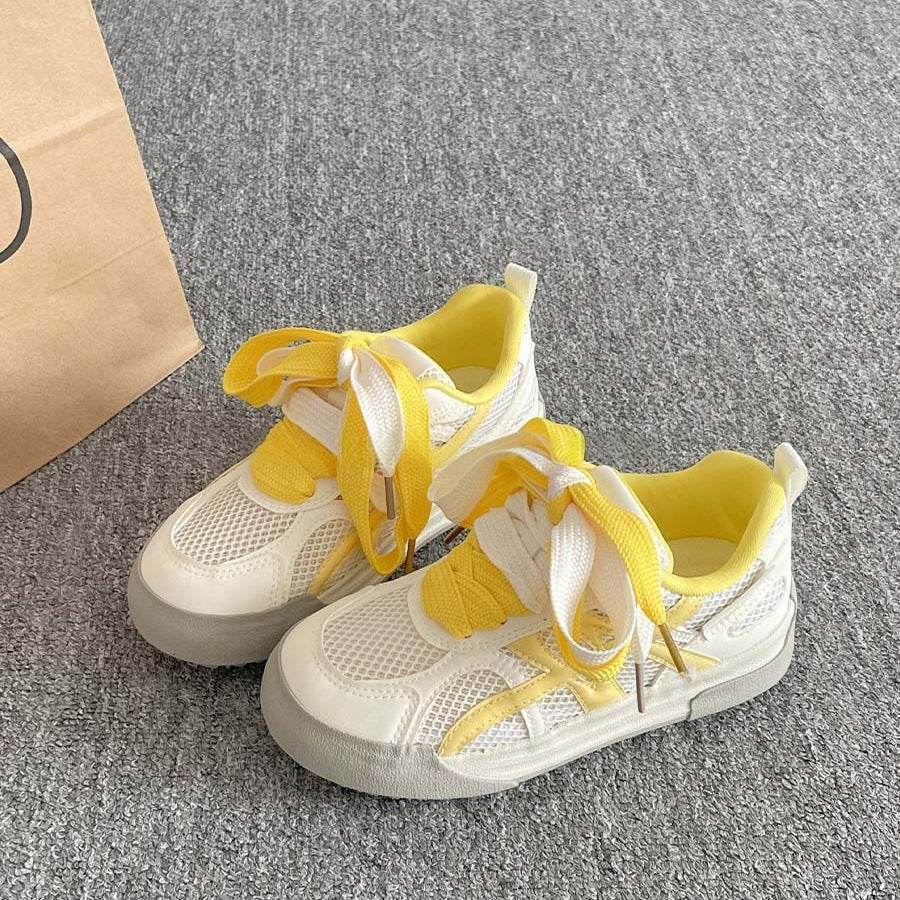 Damen Sportliche Sneakers mit atmungsaktiven Netzmaterialien und bunten Schnürsenkeln EB