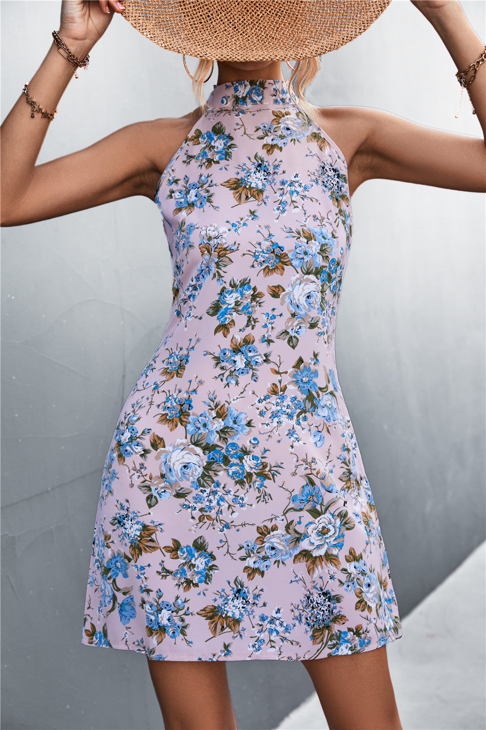 Damen Halterkleid mit floralem Design und elegantem Schnitt EB