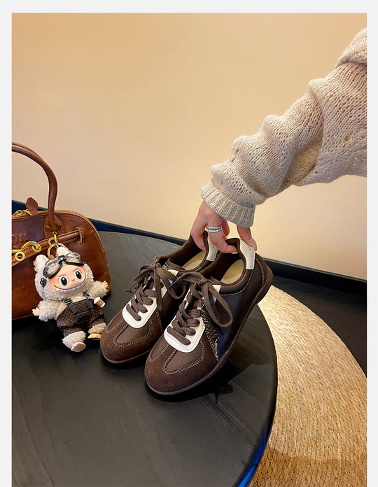 Damen Sportliche Sneakers mit atmungsaktivem Obermaterial und stylischen Schnürdetails EB