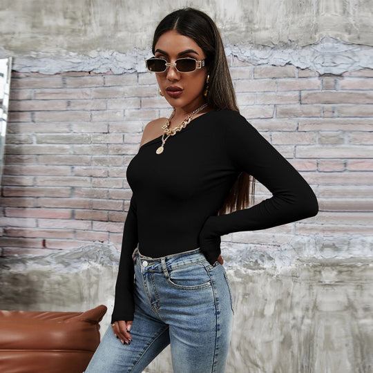 Damen asymmetrisches One-Shoulder Longsleeve-Top mit schlanker Sculpting-Passform und feiner Rippstruktur Eichborn Berlin