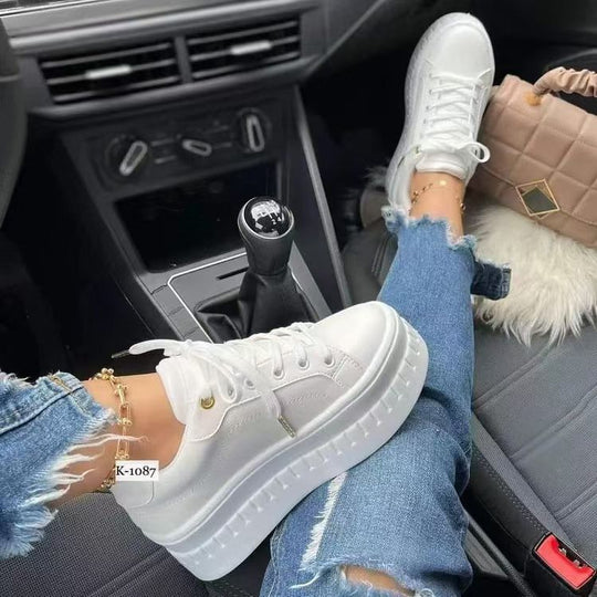 Damen trendige Plateau Sneakers mit glänzender Oberfläche EB