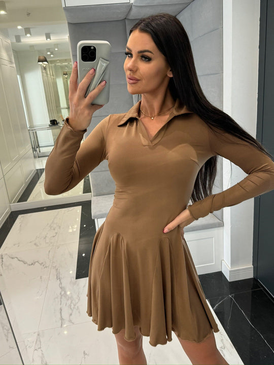 Damen Sportliches Kleid mit Polokragen und schwingendem Rock EB