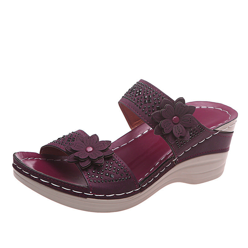 Damen Komfortable und modische Riemensandalen mit floralem Design EB