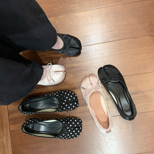Damen Ballerinas mit einem zierlichen Schleifendesign und elegantem Blockabsatz EB