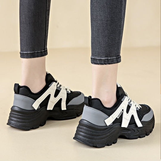 Damen Sportliche Komfort-Sneaker mit dämpfender Sohle und stylischem Design EB