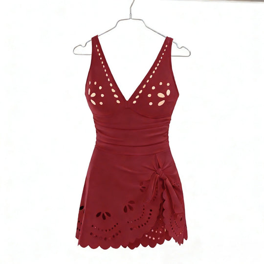 Damen Bademode mit raffinierten Cut-Outs EB