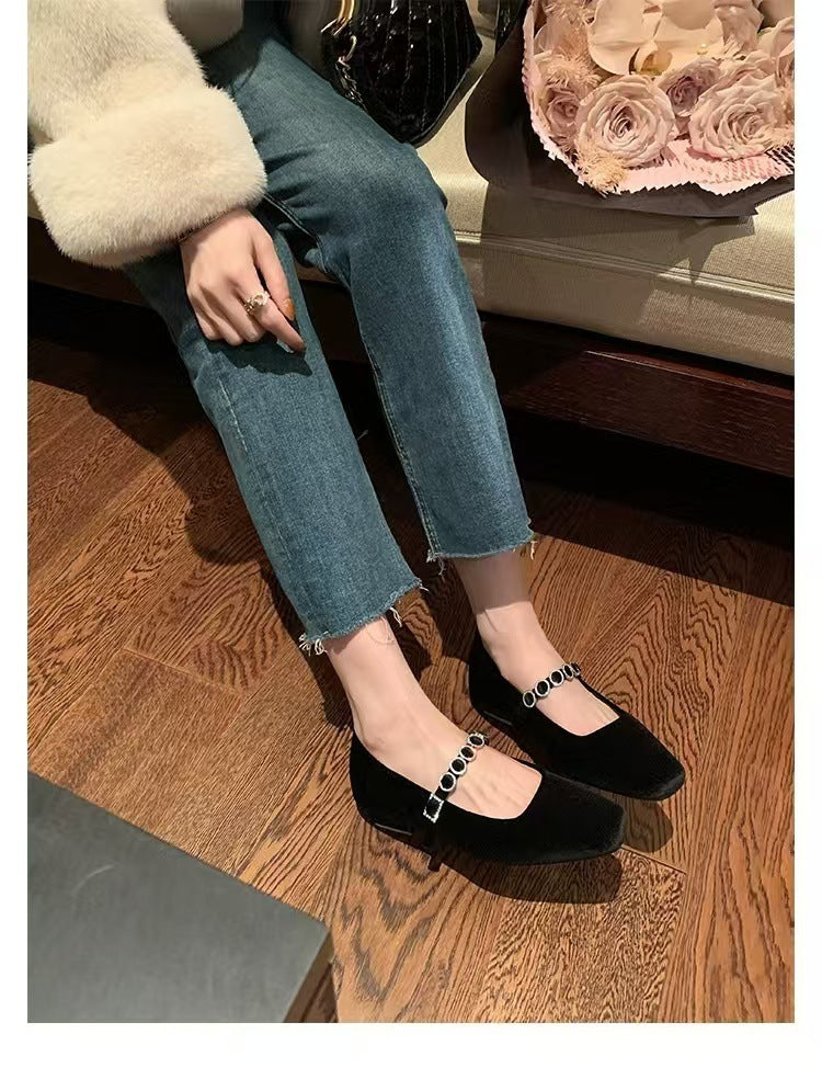 Damen Ballerinas mit elegantem Riemendesign und modischem Schmuck EB