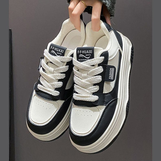 Damen modische Plattform-Sneaker mit verstärktem Fersenbereich und trendigem Design EB