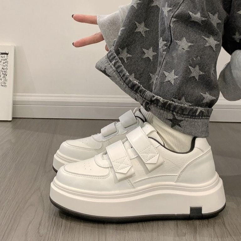 Damen Sportliche Sneakers mit breiter Sohle und elegantem Klettverschluss EB