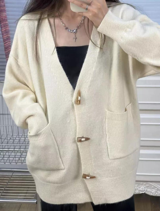 Damen Strickjacke mit großen Taschen und elegantem V-Ausschnitt EB