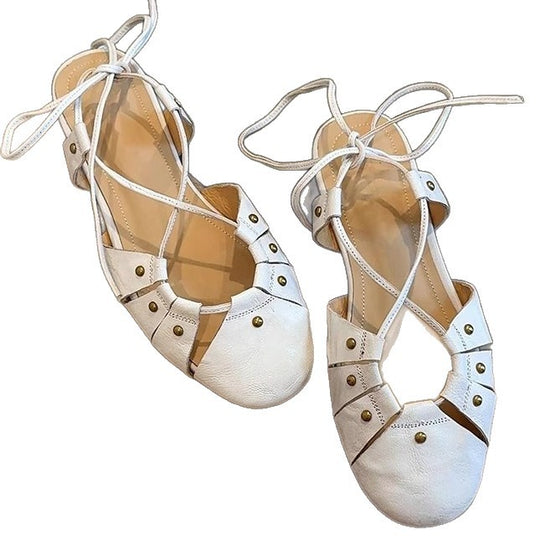 Damen Halbschuhe mit modischem Schnürdesign und stilvollen Studdetails EB