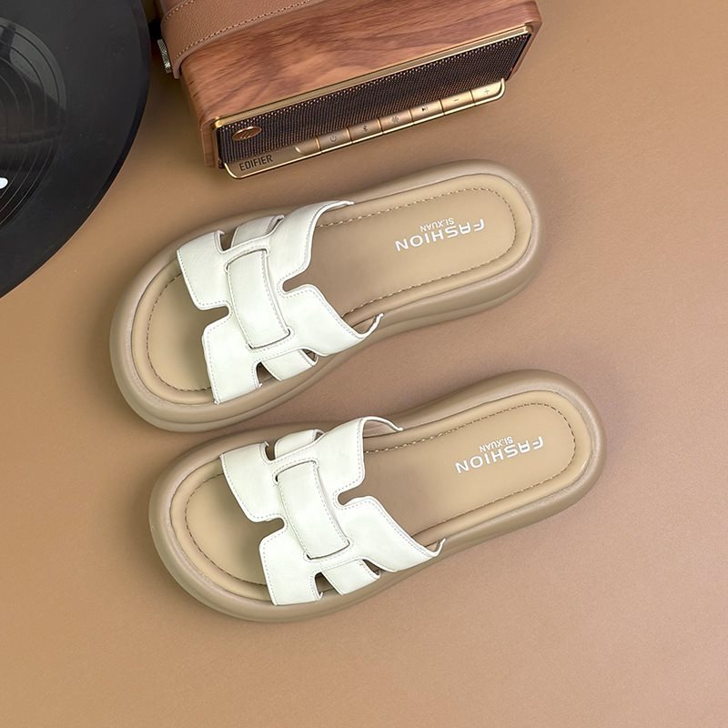 Damen Slide-Sandalen mit glänzendem Riemen und komfortabler Sohle EB