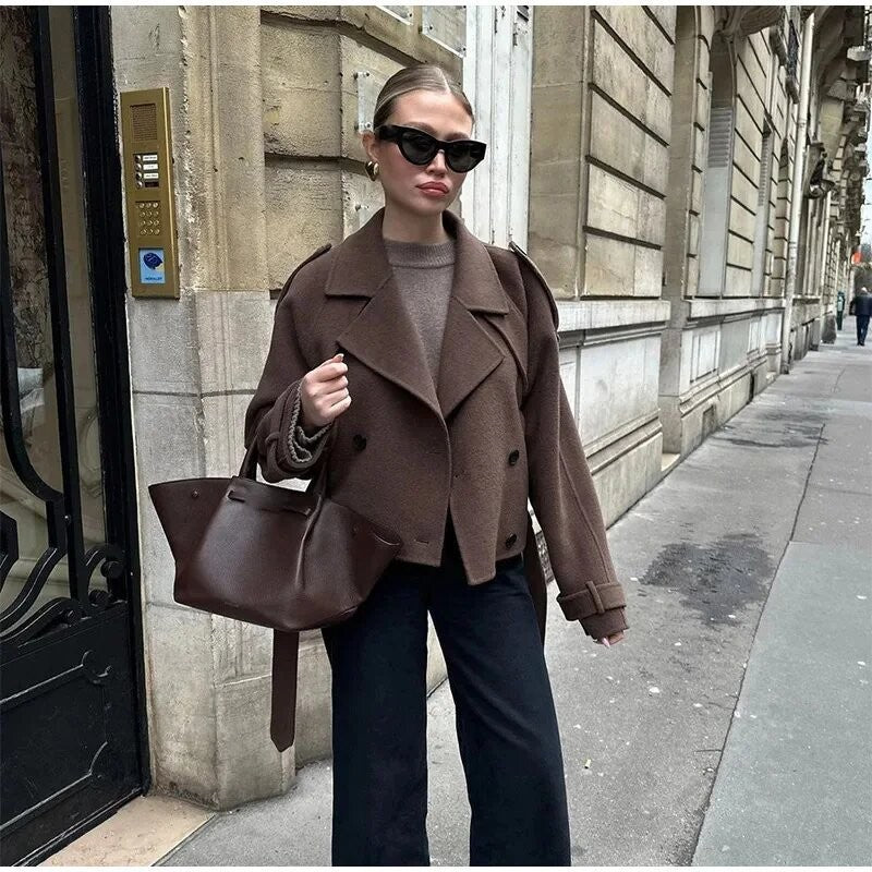 Damen elegante und vielseitige Wolljacke mit doppelter Knopfleiste und breitem Kragen EB