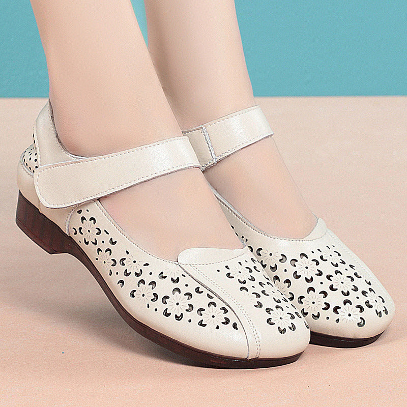 Damen Komfortable Mary Jane Ballerinas mit dekorativen Blumenperforationen und verstellbarem Riemen EB
