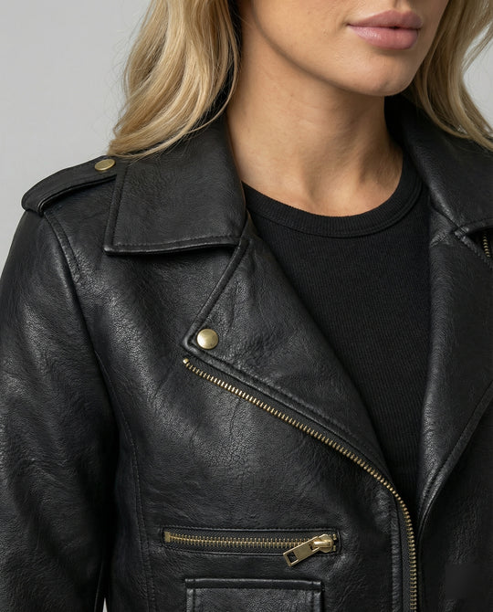 Damen taillenkurze Bikerjacke in Glattlederoptik mit übergroßem Hemdkragen, asymmetrischem Reißverschluss und Reißverschlussmanschetten EB