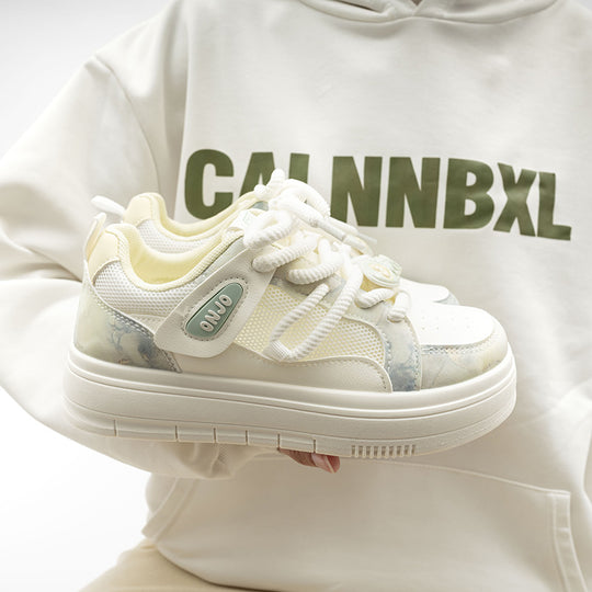 Damen Komfortable Freizeitsneaker mit atmungsaktiver Oberflächenstruktur und stützender Sohle EB