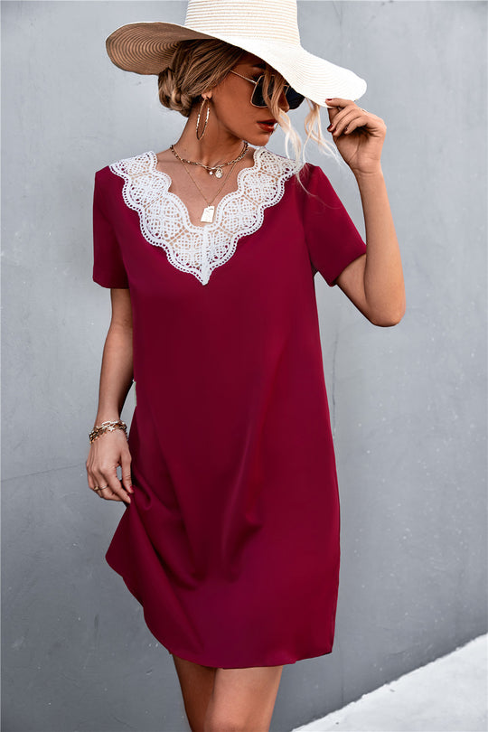 Damen Kleid mit elegante Spitze und lässigem Schnitt EB