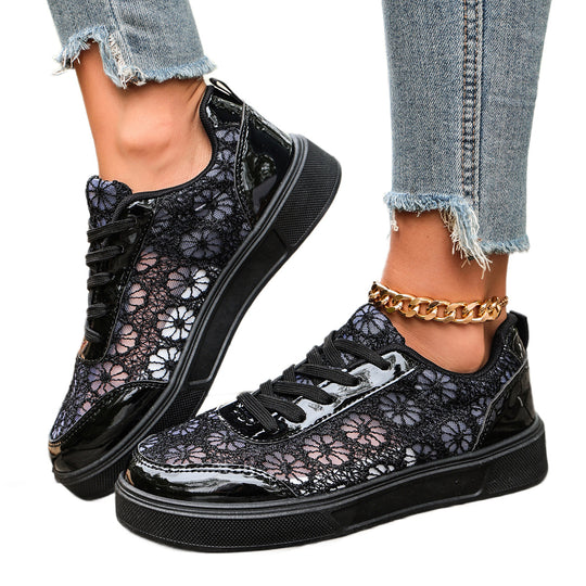 Damen Sneaker mit floralem Spitzen-Design und glänzender Oberflächenstruktur EB