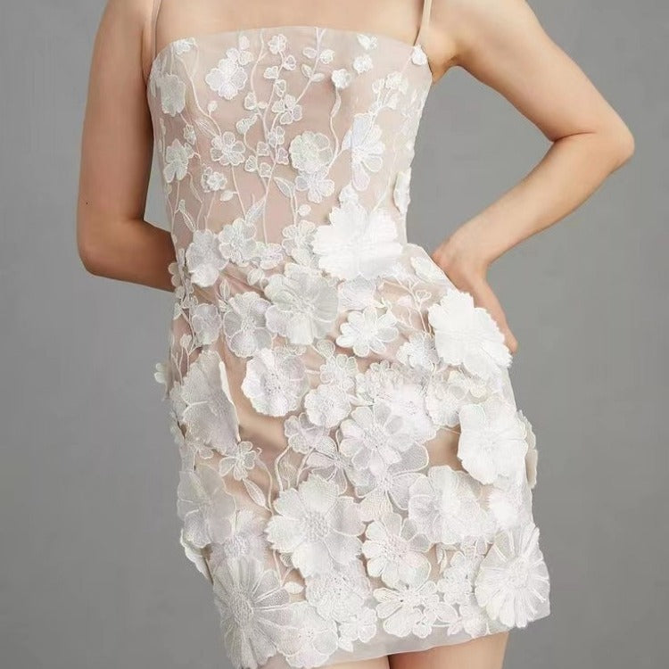 Damen Spitzenelegantes Cocktailkleid mit floralen 3D-Applikationen EB