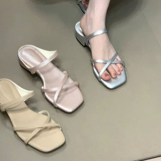 Damen elegante Flachsandalen mit geschmackvollem Kreuzriemen und bequemer Sohle EB